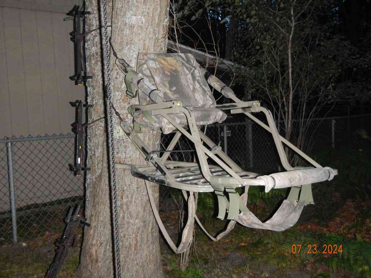 Hunting tree stand and harness - Saint Helen, Michigan