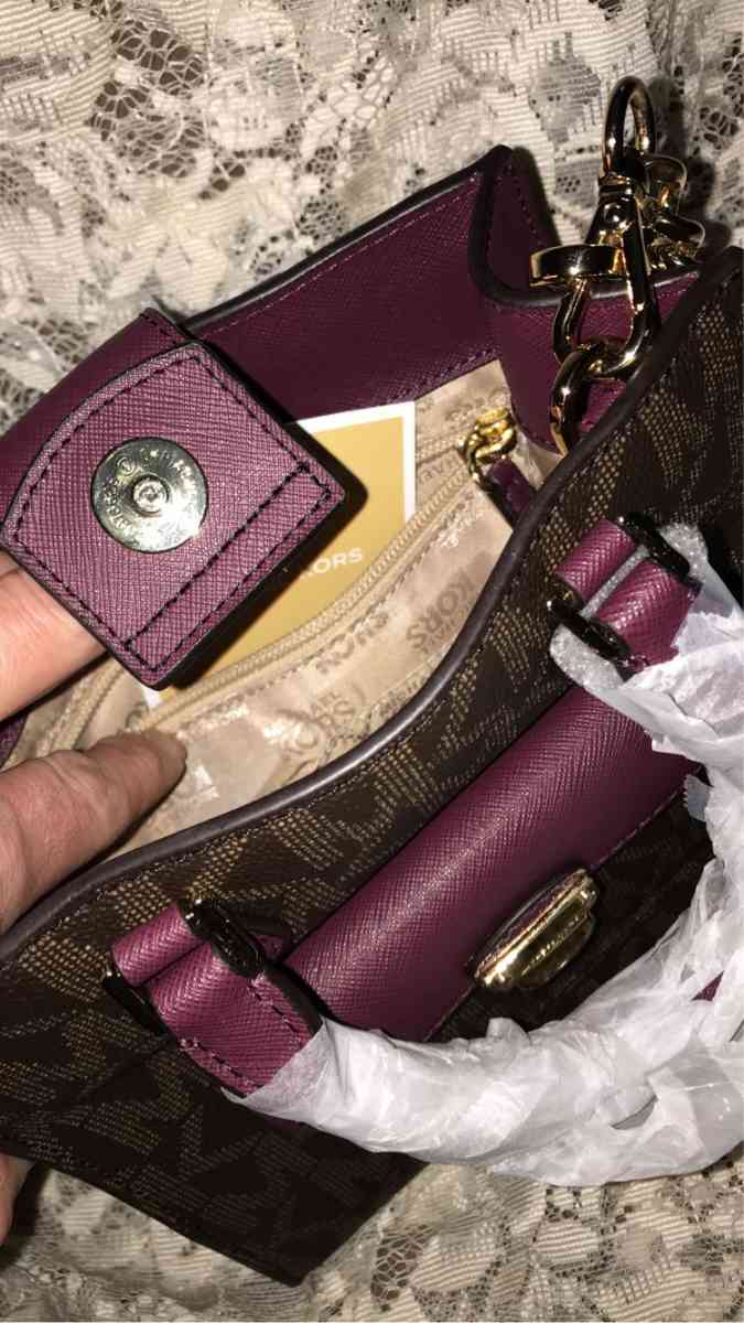 New MICHAEL KORS Bridgette Mini Messenger BrownPlum MK Logo - Austin, Arkansas - FleaMarketBay