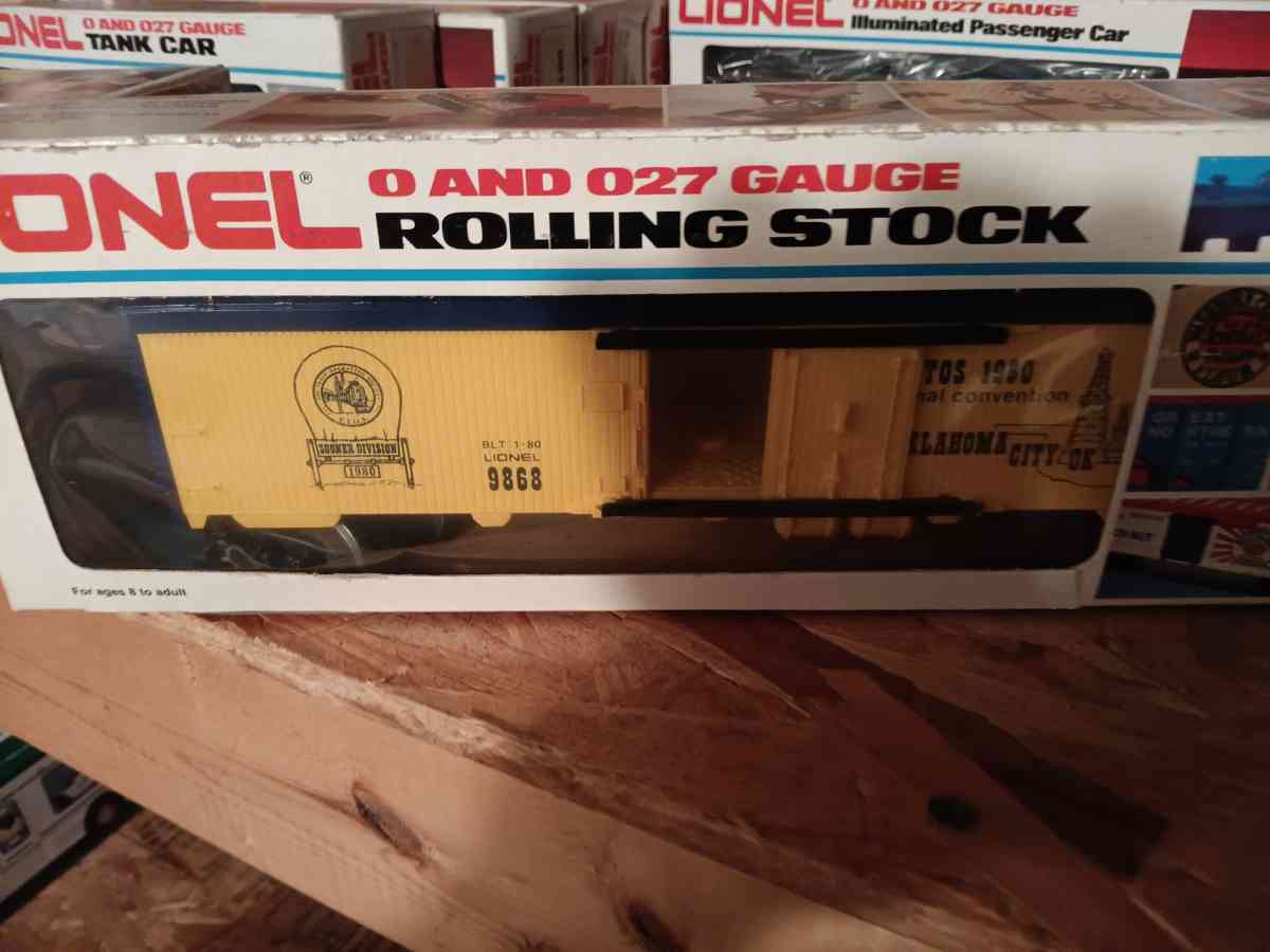 lonell - Rochester, New York - FleaMarketBay