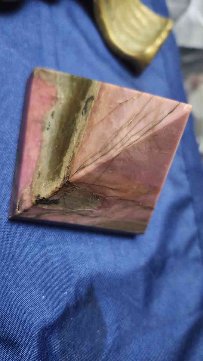 crystals and stones - Redmond, Oregon - FleaMarketBay