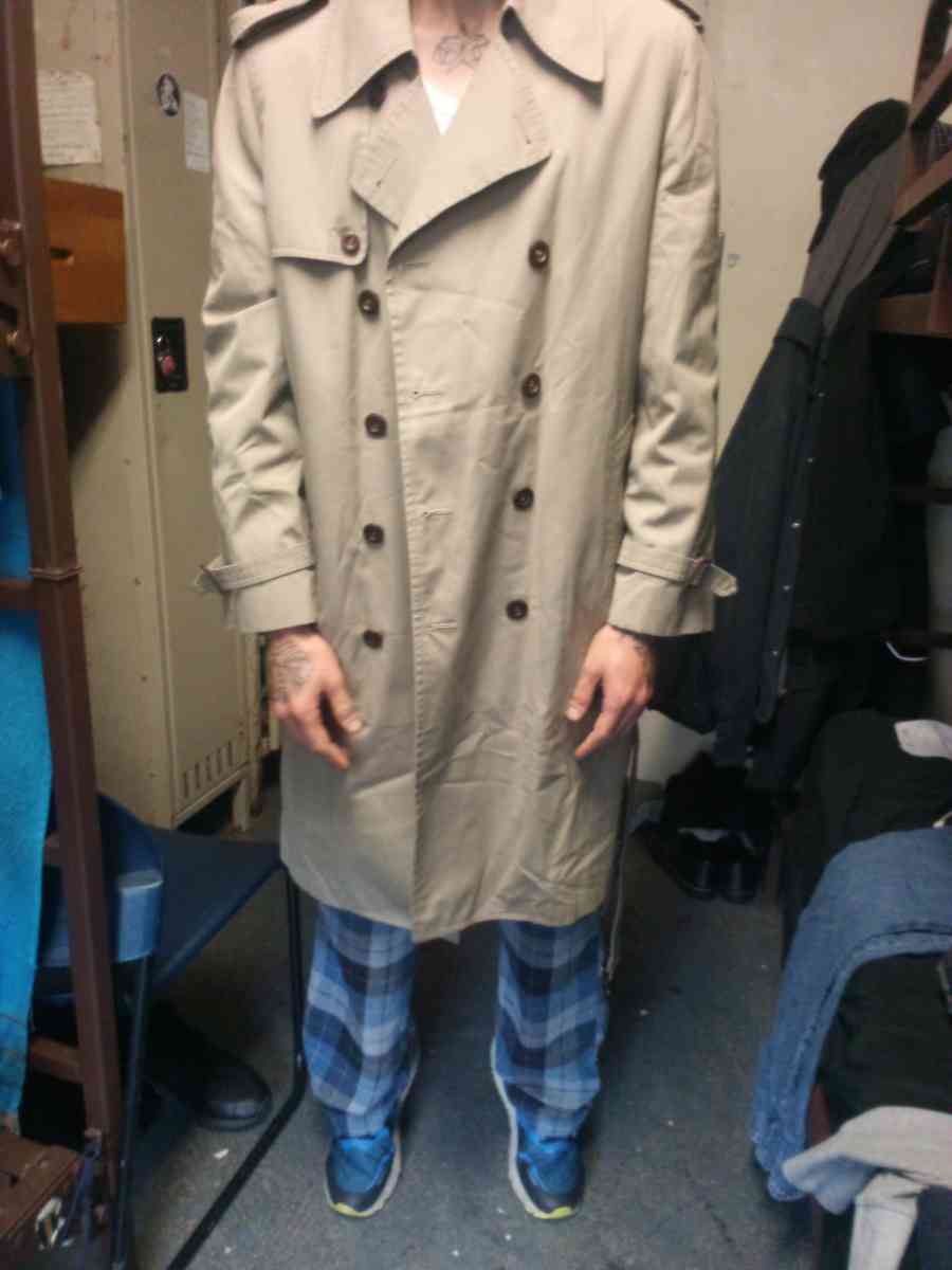 London Fog Tan Trench Coat - Abington, Pennsylvania