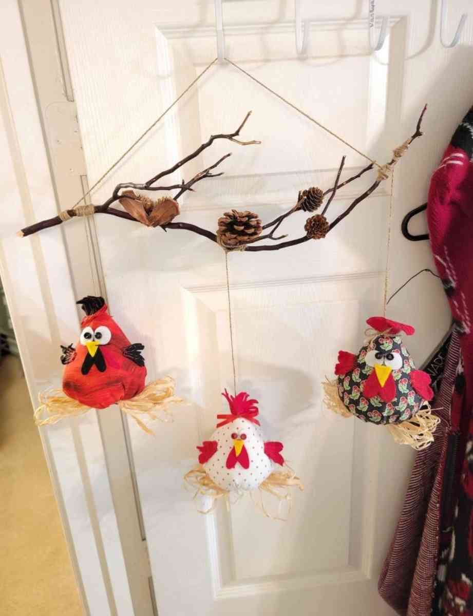 Hangingchickens - Adelanto, California