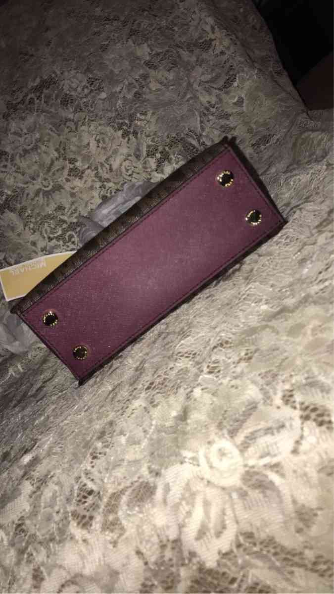 New MICHAEL KORS Bridgette Mini Messenger BrownPlum MK Logo - Austin, Arkansas - FleaMarketBay