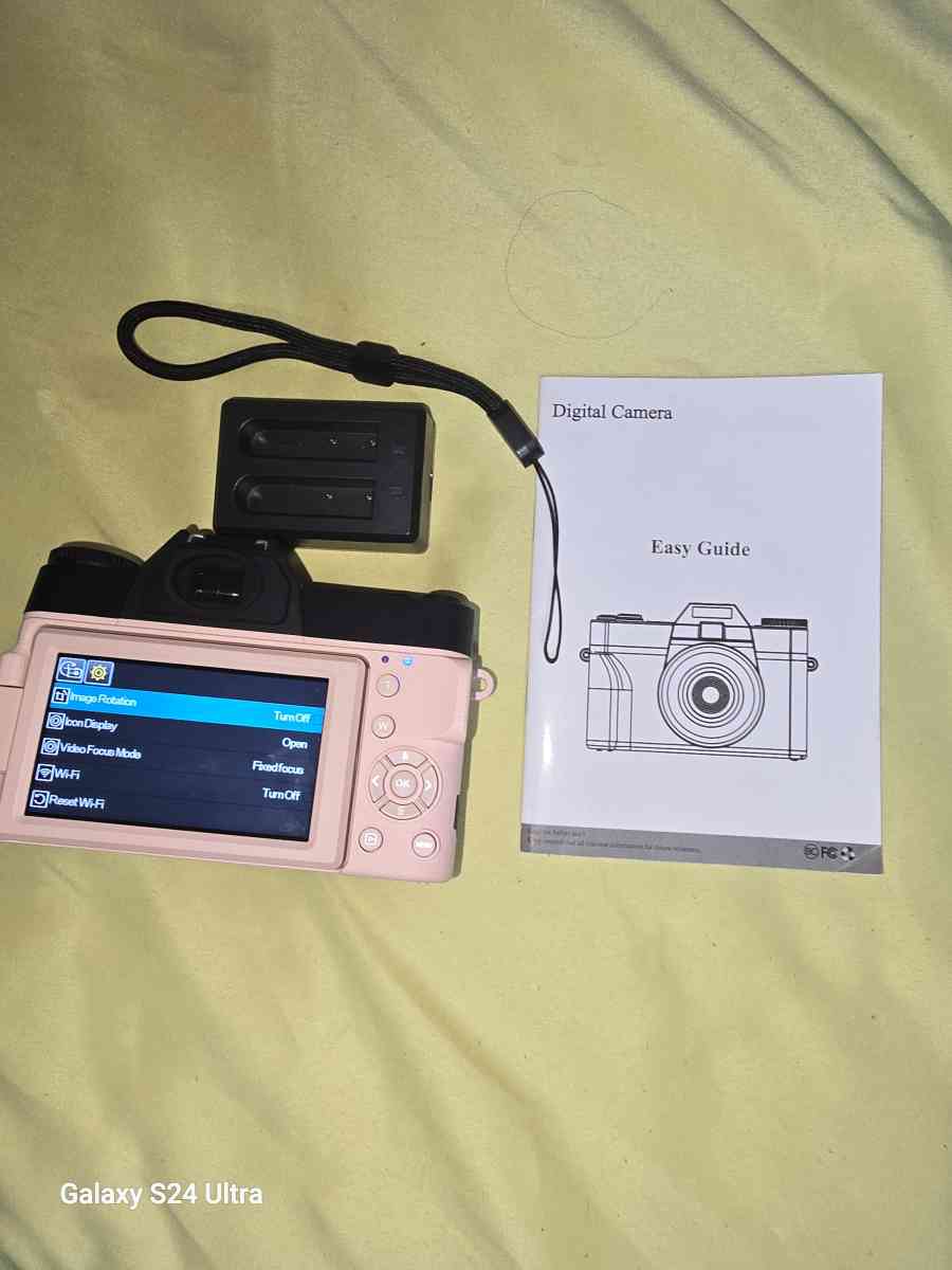 am selling this brand new camera because I have no use for i - Chicopee, Massachusetts - FleaMarketBay