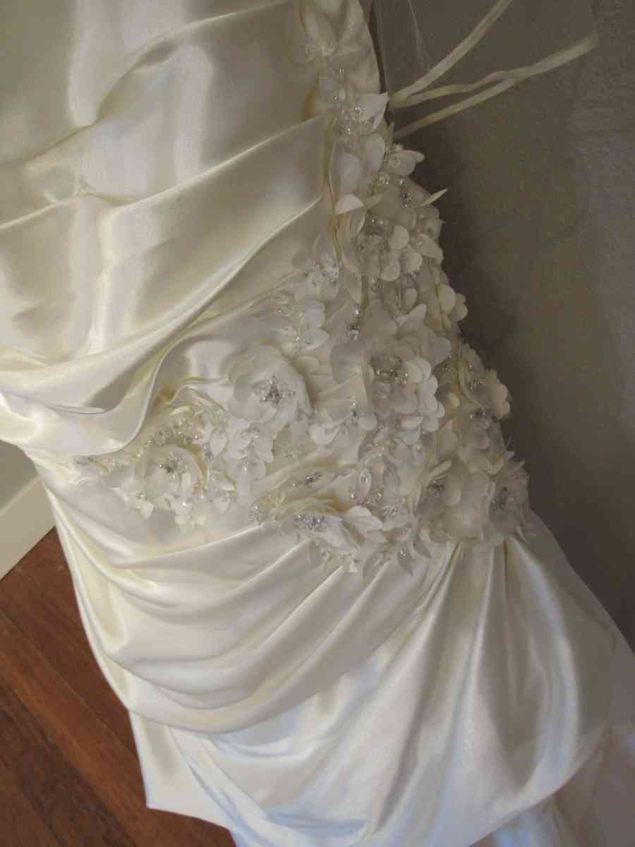 Mermaid Style Wedding Dress - Molalla, Oregon - FleaMarketBay