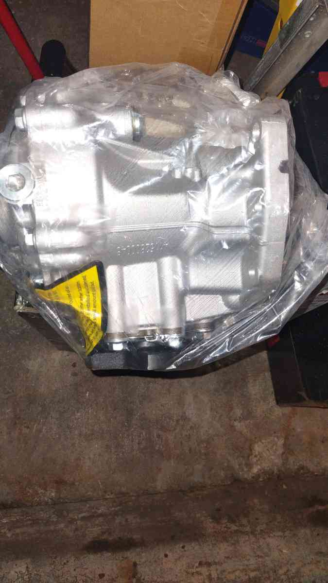 New transfer case - Houston, Texas - FleaMarketBay
