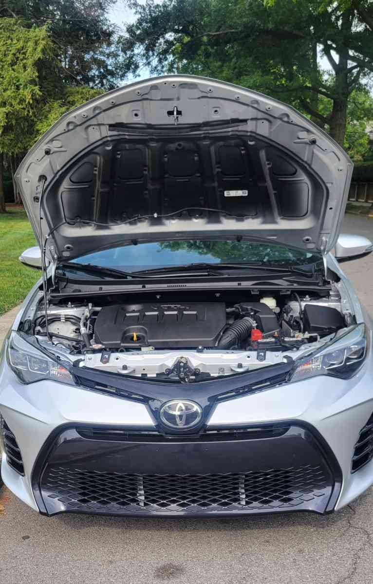 2018 Toyota Corolla Se - Fort Wayne, Indiana - FleaMarketBay