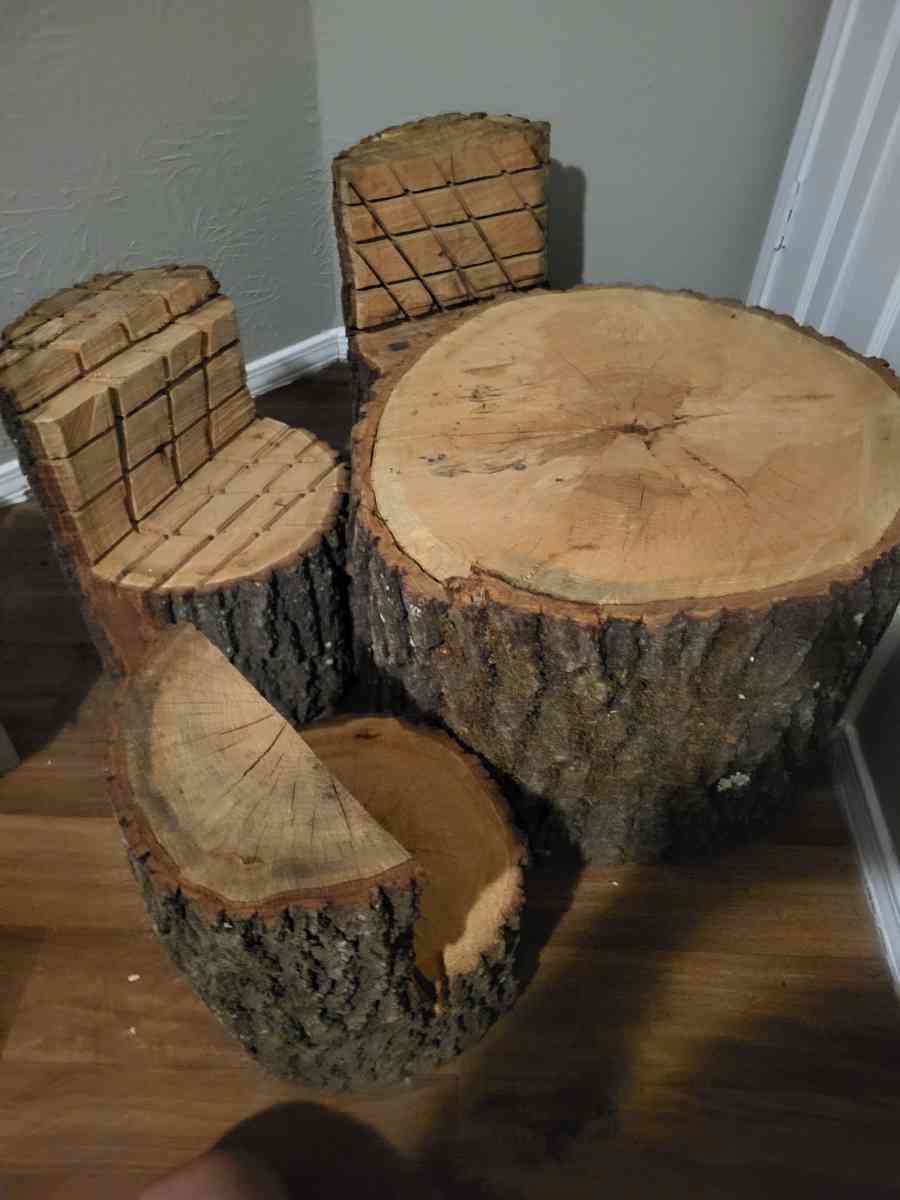 Handmade Real oak wood  kids table and chairs - Texarkana, Texas - FleaMarketBay