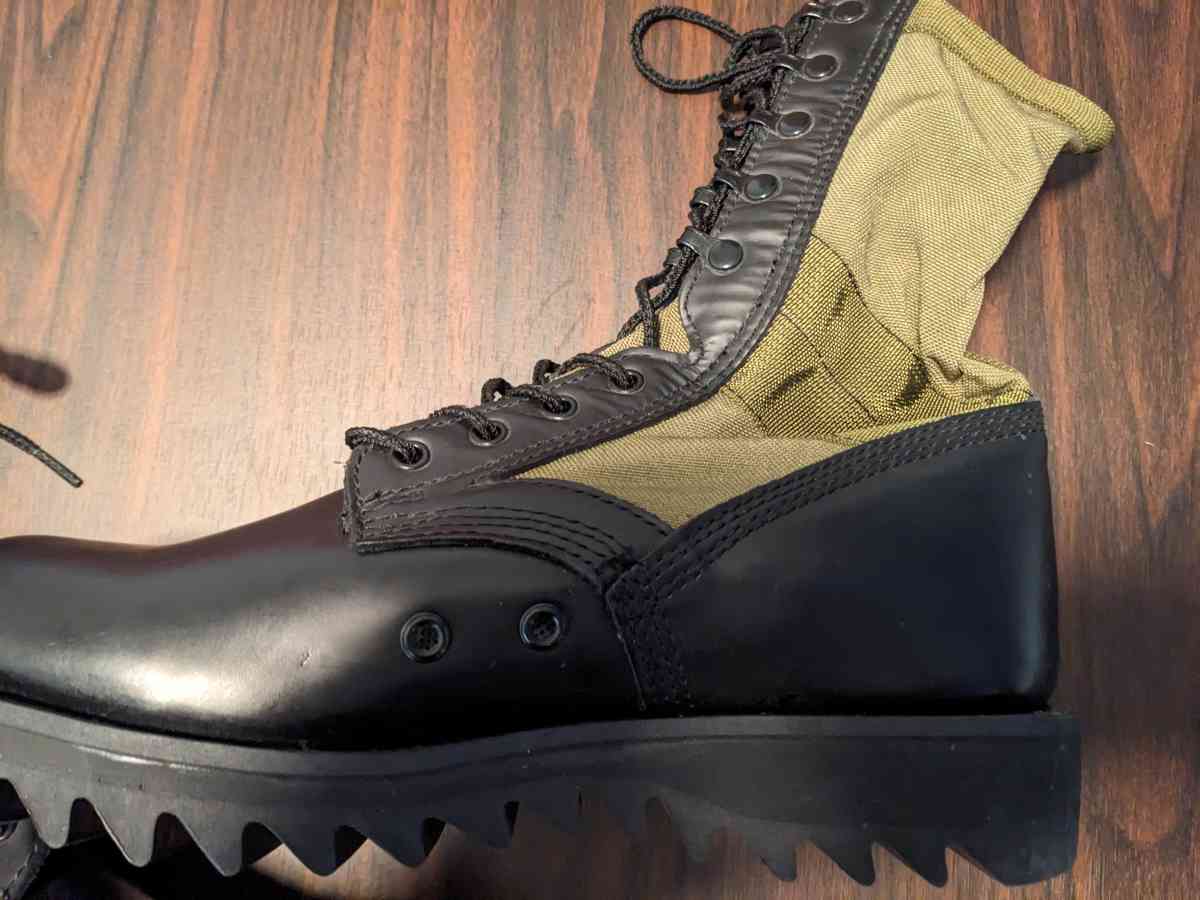 Altama 8877 Jungle Boots Olive and Black - Folsom, Pennsylvania - FleaMarketBay