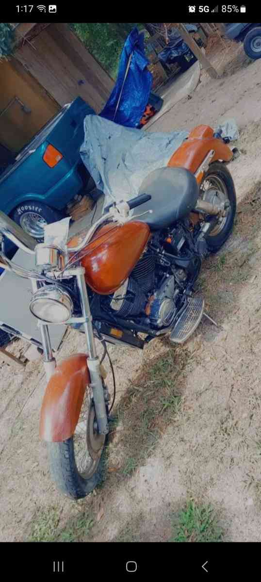Honda shadow VT 1100 - Brunswick, North Carolina - FleaMarketBay