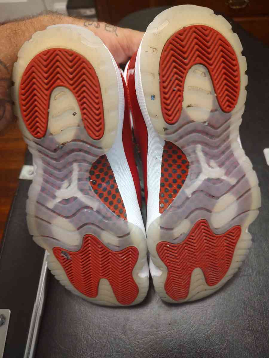 Jordan 11 retro low cherry - Hagerstown, Maryland - FleaMarketBay