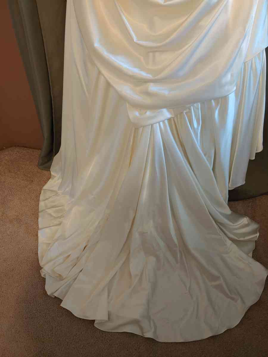 Mermaid Style Wedding Dress - Molalla, Oregon - FleaMarketBay