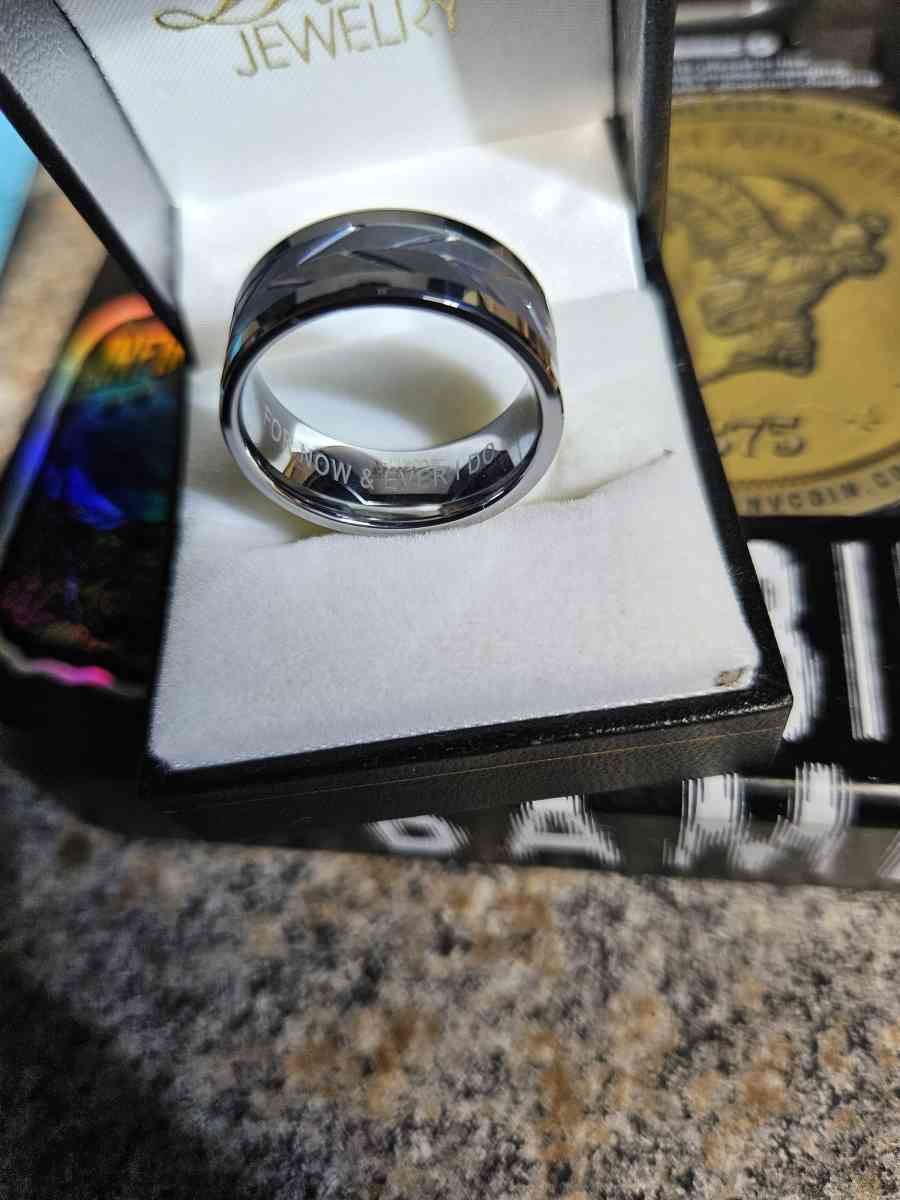 Mens Wedding Band Size10 - Columbus, Ohio - FleaMarketBay