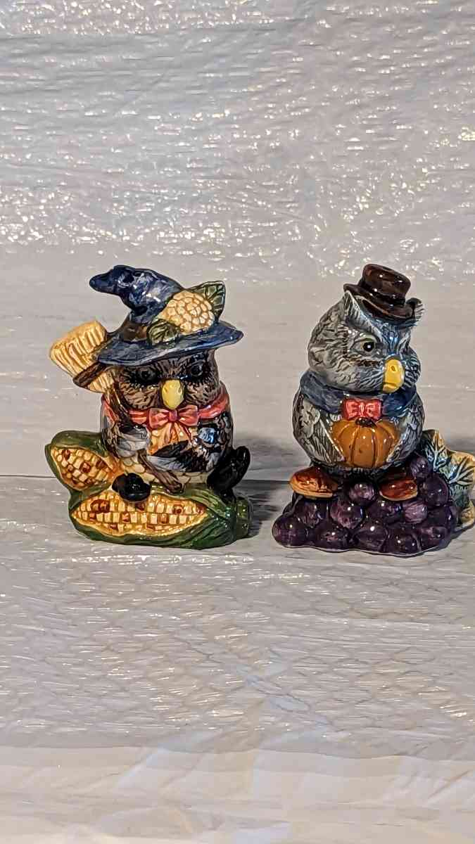 Owl Harvest Salt and Pepper Set Ceramic In Original Box - Phoenix, Arizona - FleaMarketBay