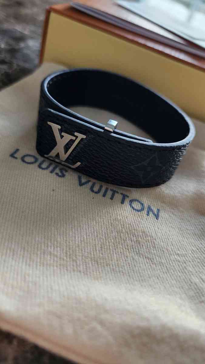 Louis Vuitton Slim Bracelet sz 21 - Branson, Missouri - FleaMarketBay