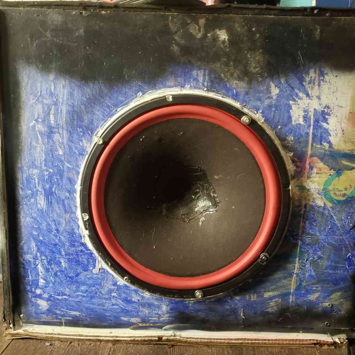 15 inch cerwin vega sub in box - Albany, Georgia - FleaMarketBay
