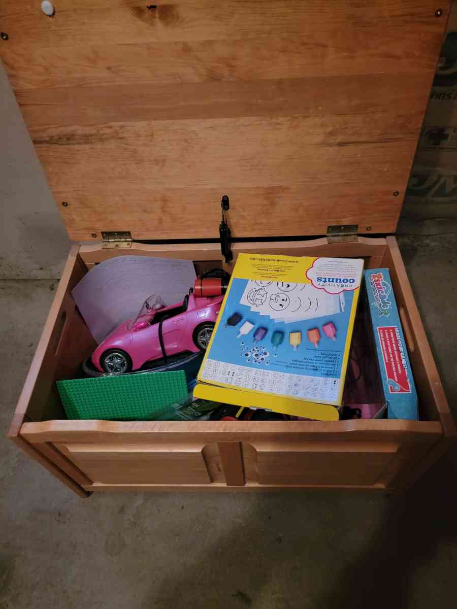 Kids toy box with toys - Westminster, Colorado - FleaMarketBay