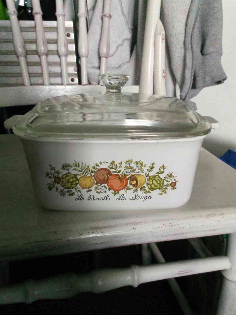 pyrex corning ware from the 60s - Saint Elmo, Illinois - FleaMarketBay