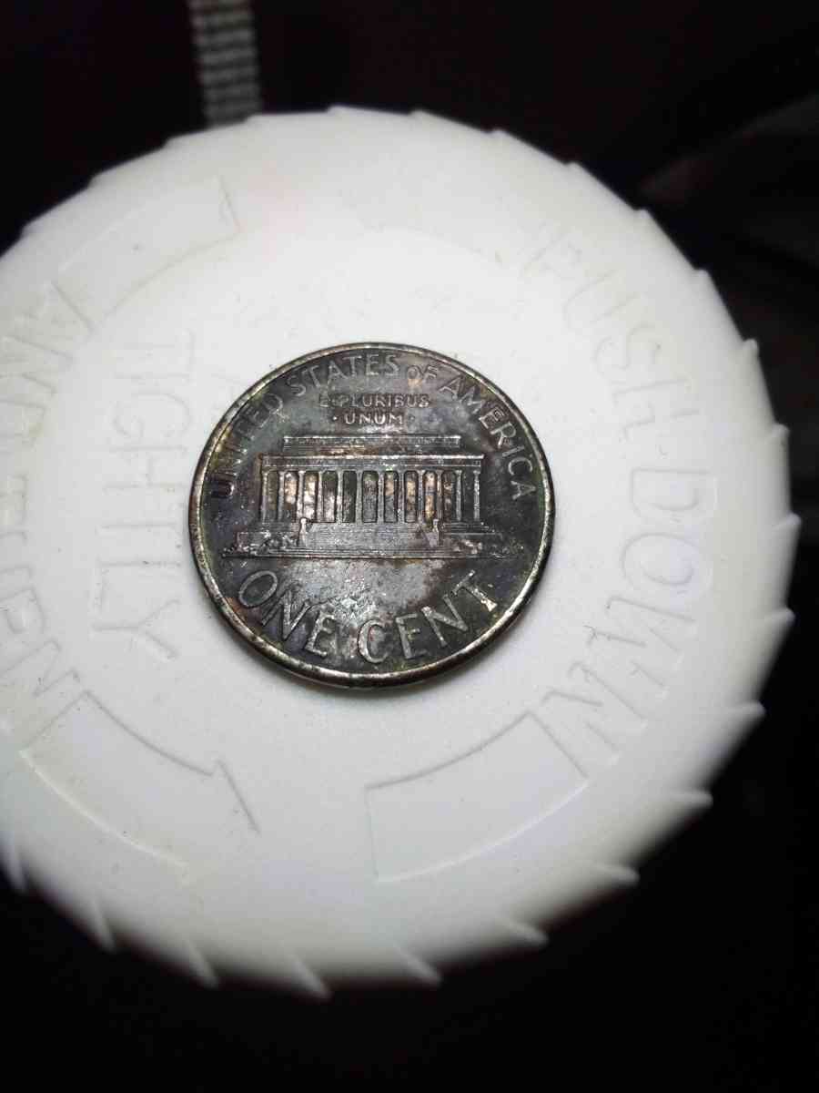 Im selling coins and - Binghamton, New York - FleaMarketBay