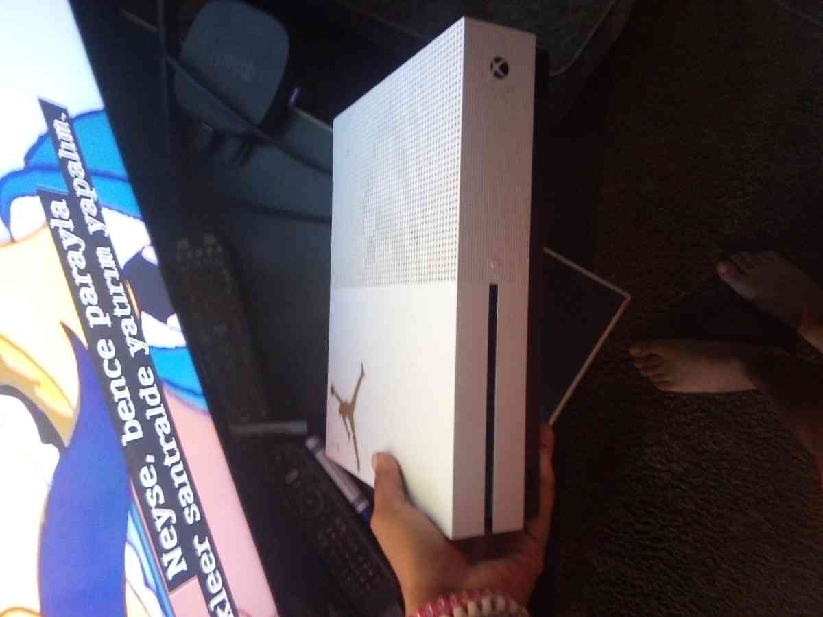 Xbox one s - Columbus, Ohio - FleaMarketBay