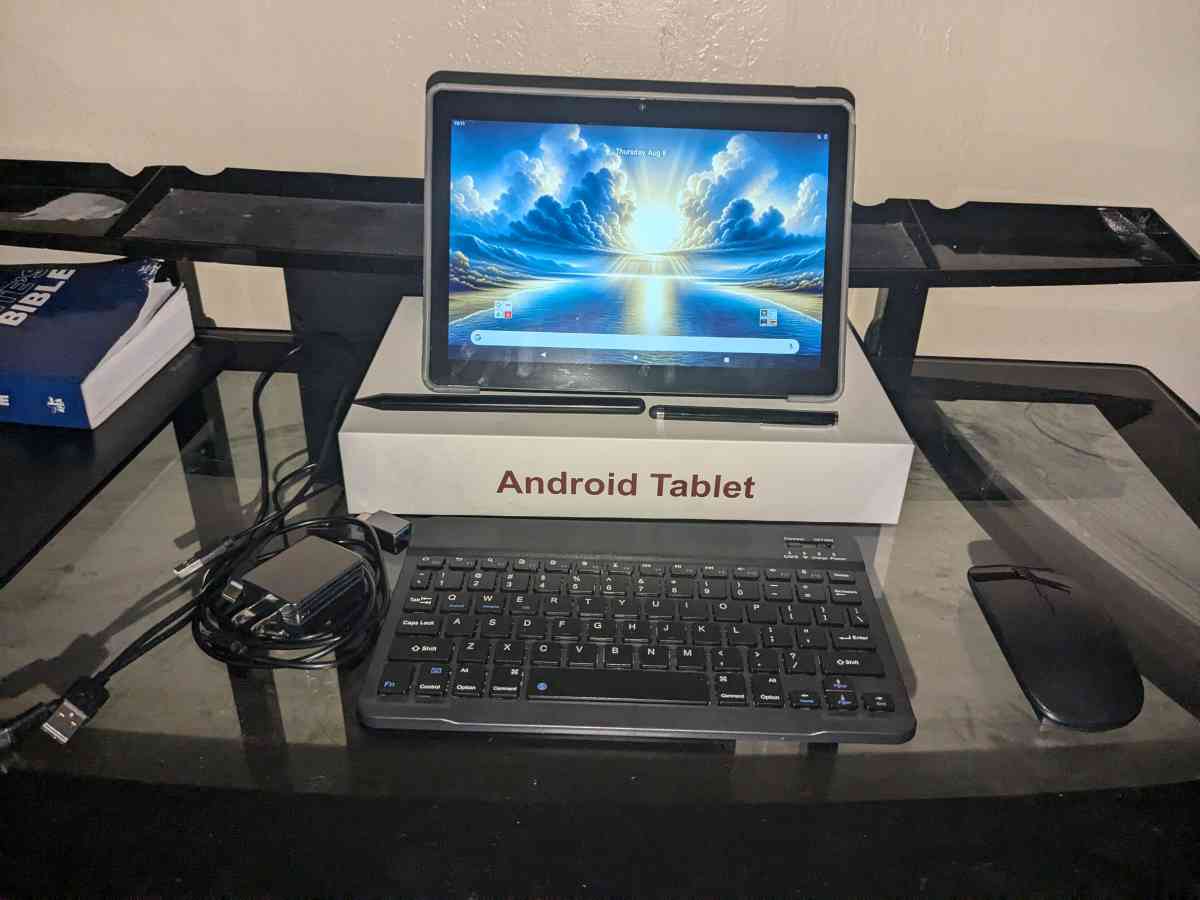 Android 11 tablet and bundle - Bakersfield, California