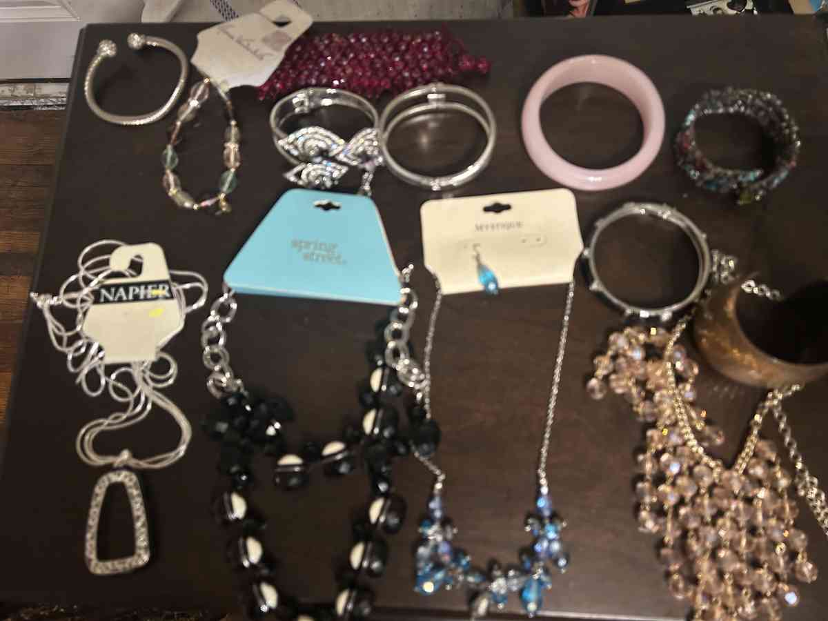 Custom jewelry handcraft art starting at 10up - San Antonio, Texas - FleaMarketBay