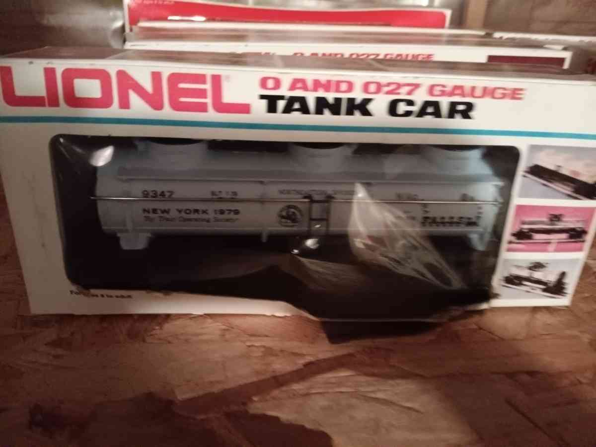 lonell - Rochester, New York - FleaMarketBay