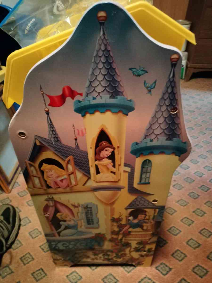 Little girls toy storage rack - Columbia, South Carolina - FleaMarketBay