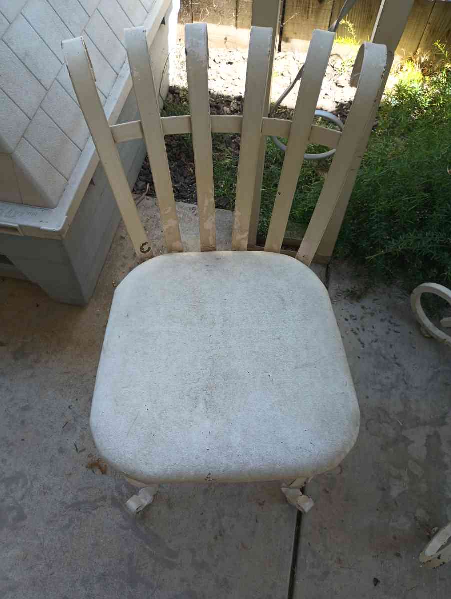 Rod iron patio furniture - Bakersfield, California - FleaMarketBay