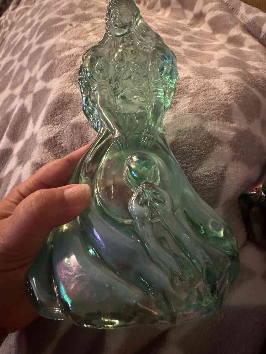 Fenton girl and lady - Scott Depot, West Virginia - FleaMarketBay