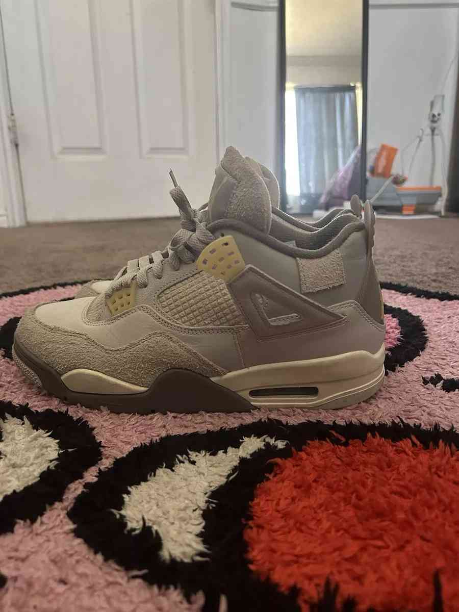 Jordan 4s Craft Photon Dust all sizes - Atlanta, Georgia - FleaMarketBay