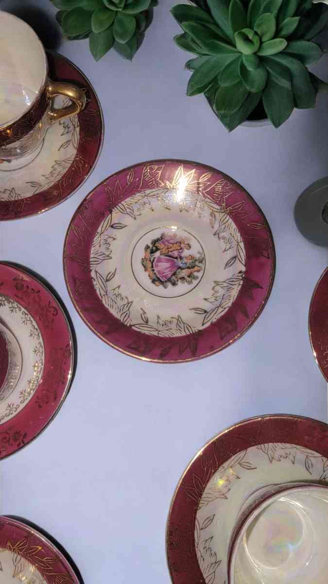 Vintage tea cups and saucers read description - Dixon, California - FleaMarketBay