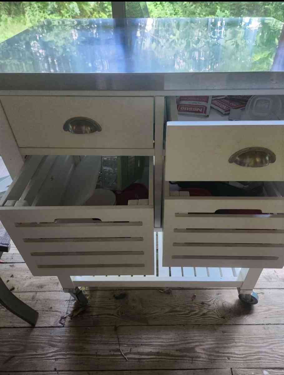 Microwave Cart - Dalton, Georgia - FleaMarketBay