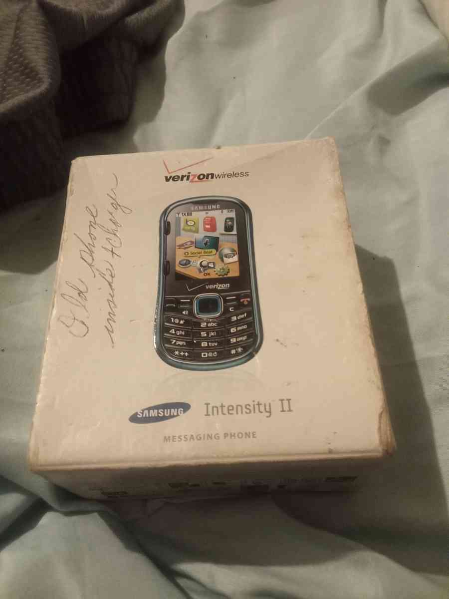 I have a Samsung vintage Verizon wireless cell phone - Alicia, Arkansas