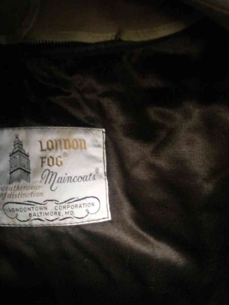 London Fog Tan Trench Coat - Abington, Pennsylvania - FleaMarketBay