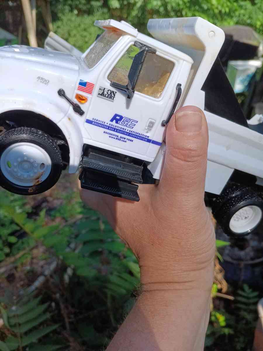 rge trucks - Rochester, New York - FleaMarketBay