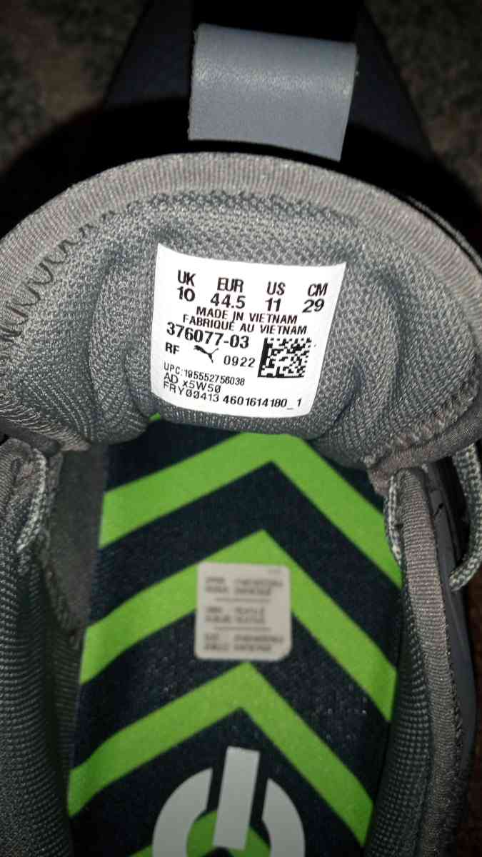 the new sport shoes size 11 - Belmont, California - FleaMarketBay