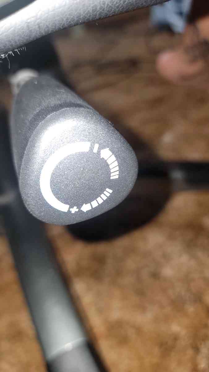 Executive Rolling chair - Albuquerque, New Mexico - FleaMarketBay