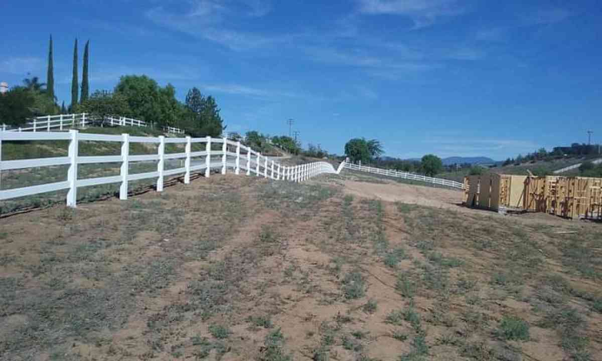 privacy fence installed - Fontana, California - FleaMarketBay