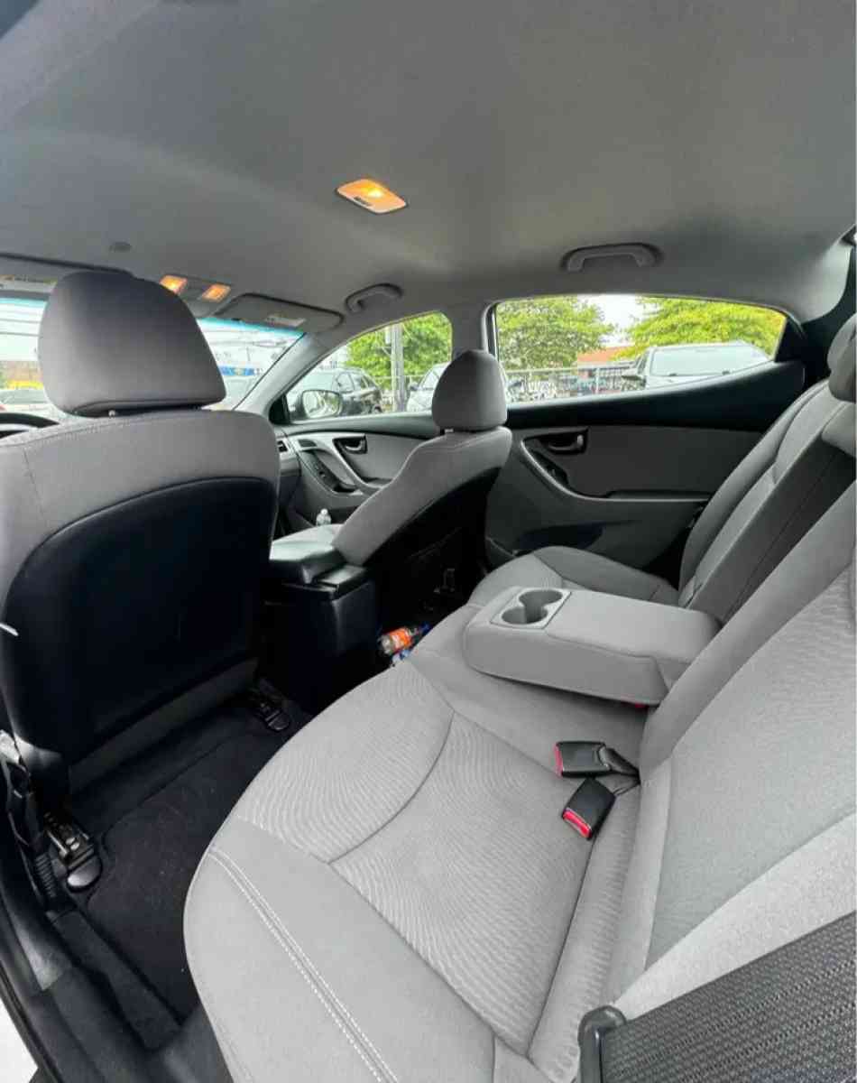 2014 Hyundai Elantra SE sedan 4D - Brooklyn, New York - FleaMarketBay