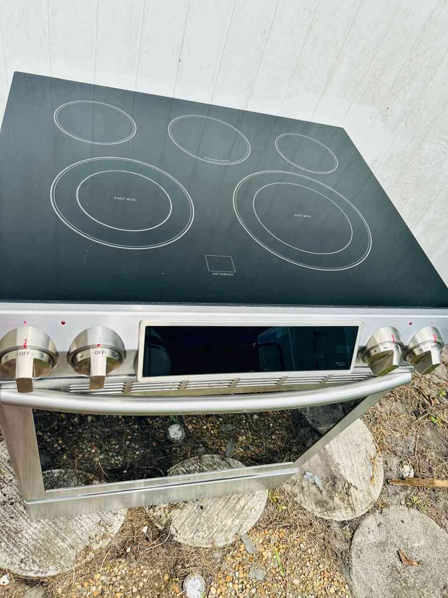 selling Samsung electric stove - West Palm Beach, Florida - FleaMarketBay