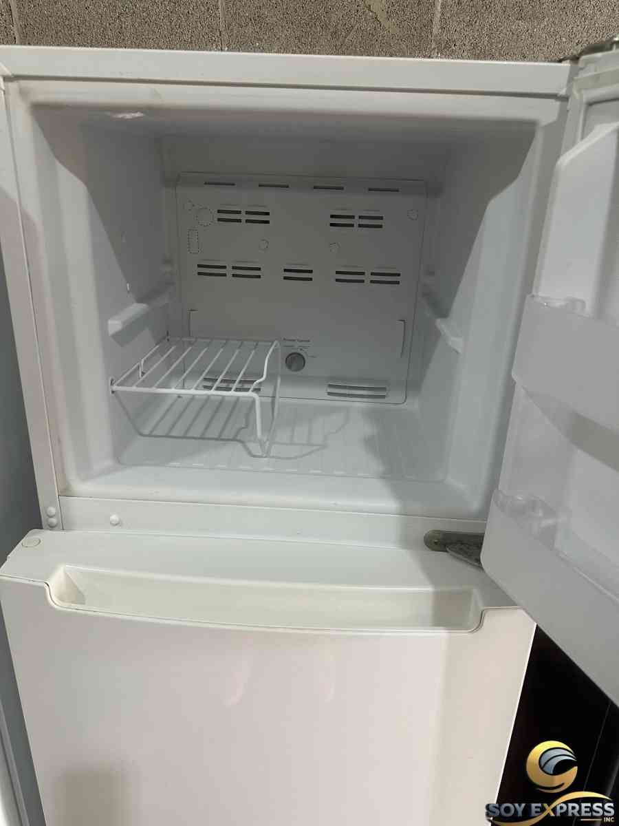 Whirlpool refrigerator top and bottom 24W - Miami, Florida - FleaMarketBay