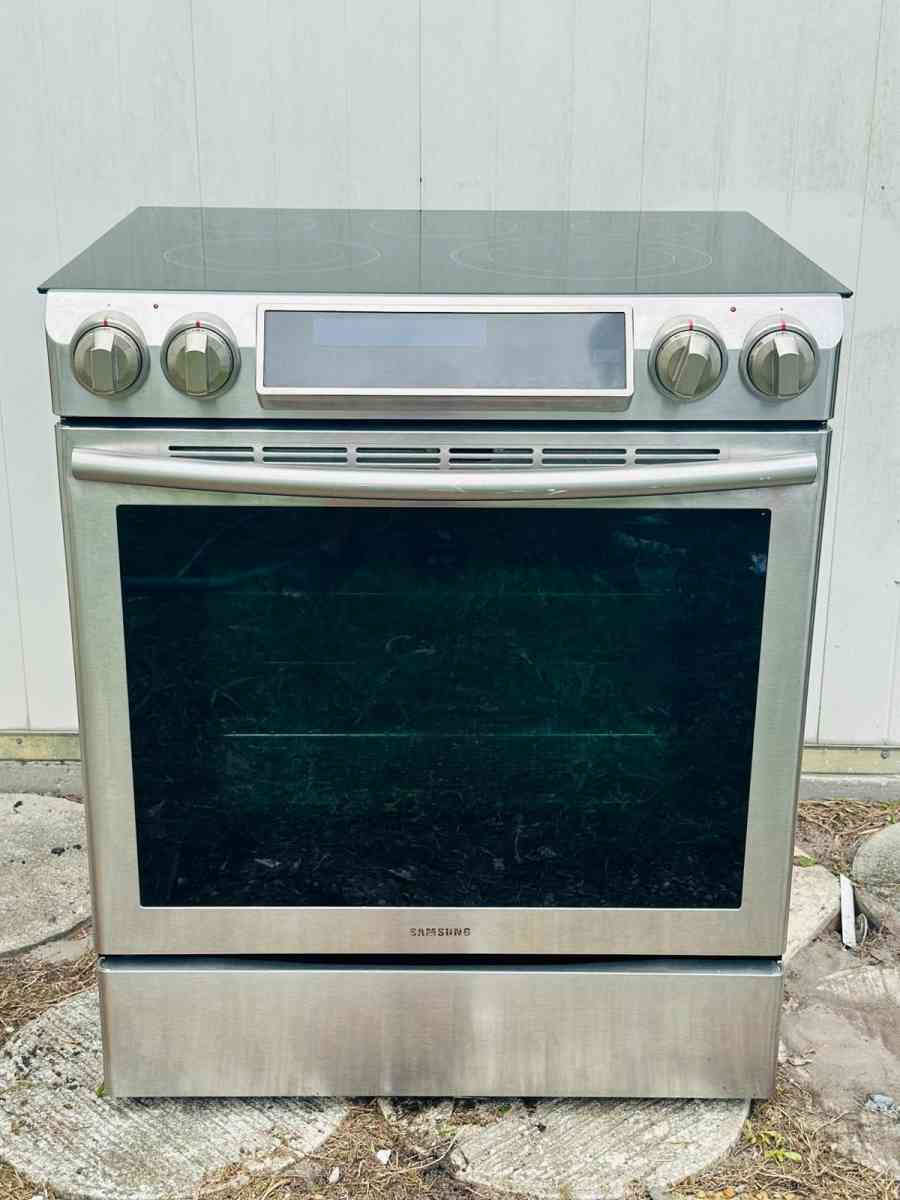 selling Samsung electric stove - West Palm Beach, Florida - FleaMarketBay