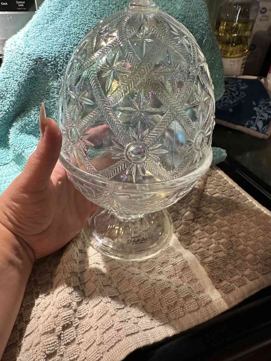 LE Smith glass egg lidded trinket dish - Scott Depot, West Virginia - FleaMarketBay