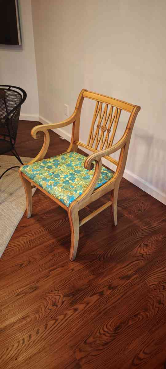 Antique Duncan Phyfe Natural Maple Wooden Armchair - Wayne, New Jersey - FleaMarketBay