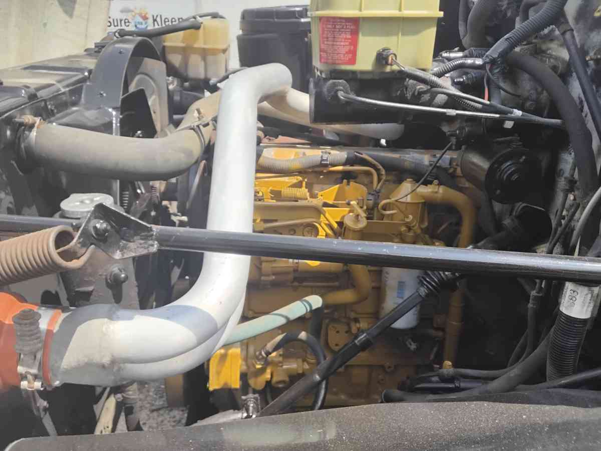 1998 Chevy C650 Cab Chassis 3116 Caterpillar Motor 5 SPEED - Williamstown, New Jersey - FleaMarketBay