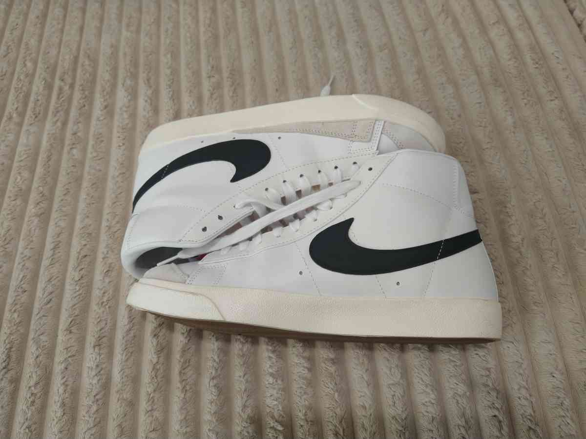 Nike Blazers mens size 11 - Atlanta, Georgia - FleaMarketBay