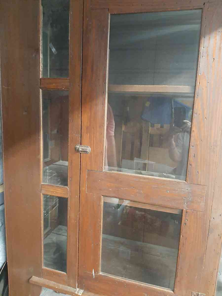 Large display case - Columbus, North Carolina - FleaMarketBay