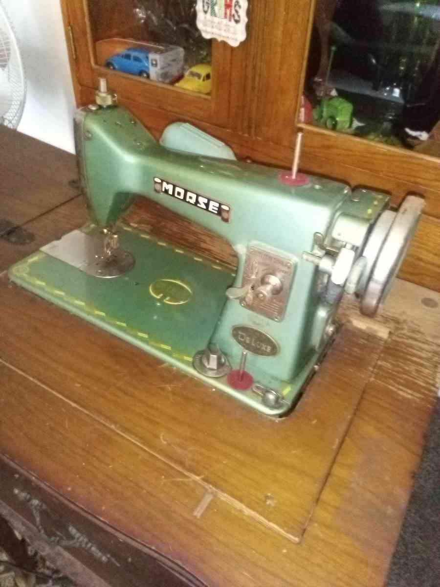 Morse sewing machine - Saint Elmo, Illinois - FleaMarketBay