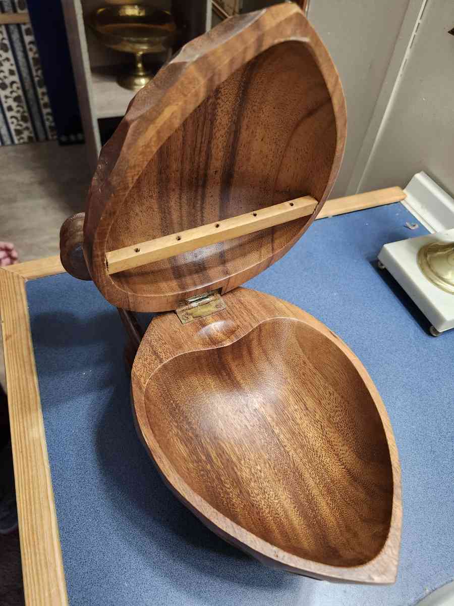 wood nut - Lumberton, North Carolina - FleaMarketBay